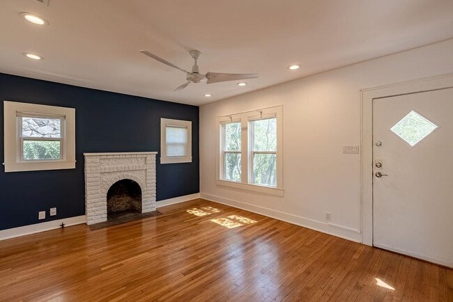 Building Photo - 902 Bouldin Ave