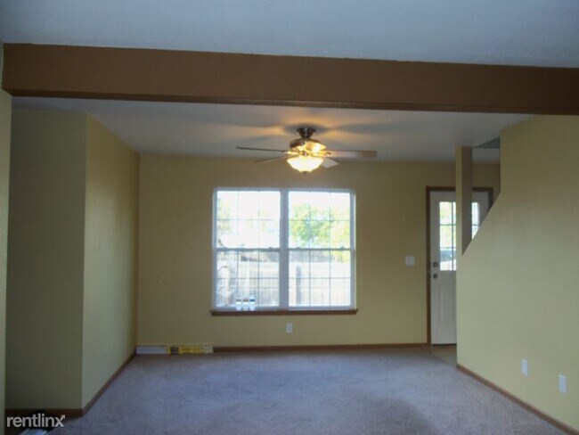 Building Photo - 916 E Wildcat Run St