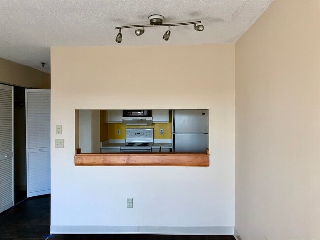 Foto del edificio - 133 Commander Shea Blvd