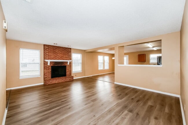 Building Photo - 5768 N Peppereel Way