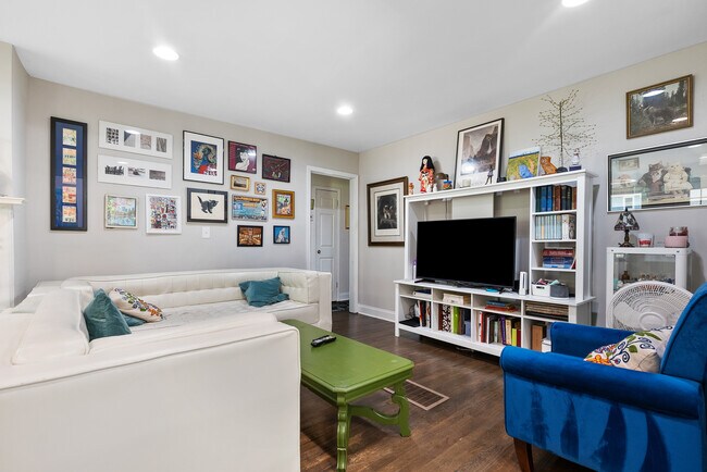 Foto del edificio - 1311 Bernard St NW
