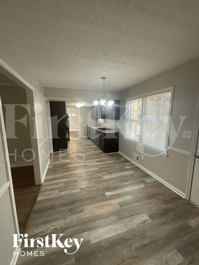 Building Photo - 517 Fond Du Lac Dr