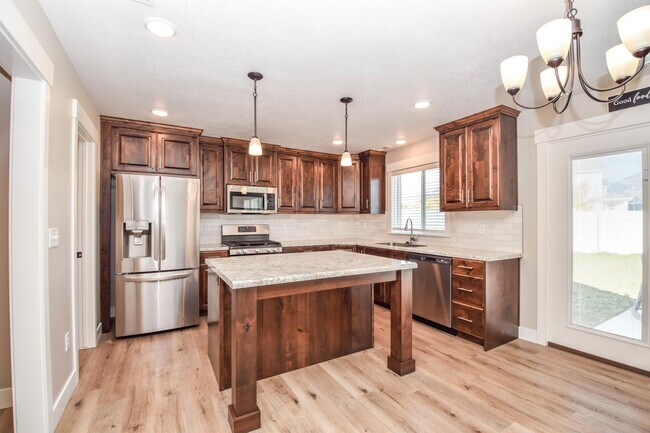 Foto del edificio - 2090 S Creekside Dr