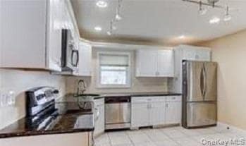 Building Photo - 33 Robin Ln