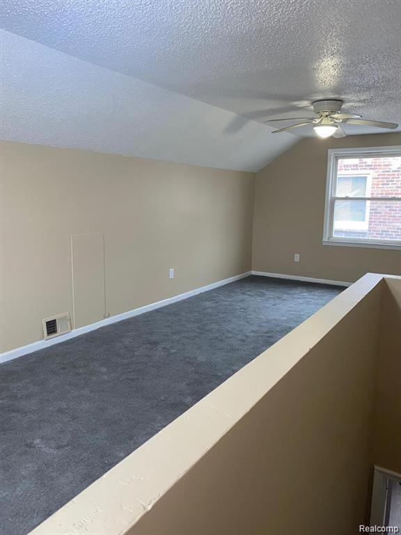 Foto del edificio - 9381 Fielding St