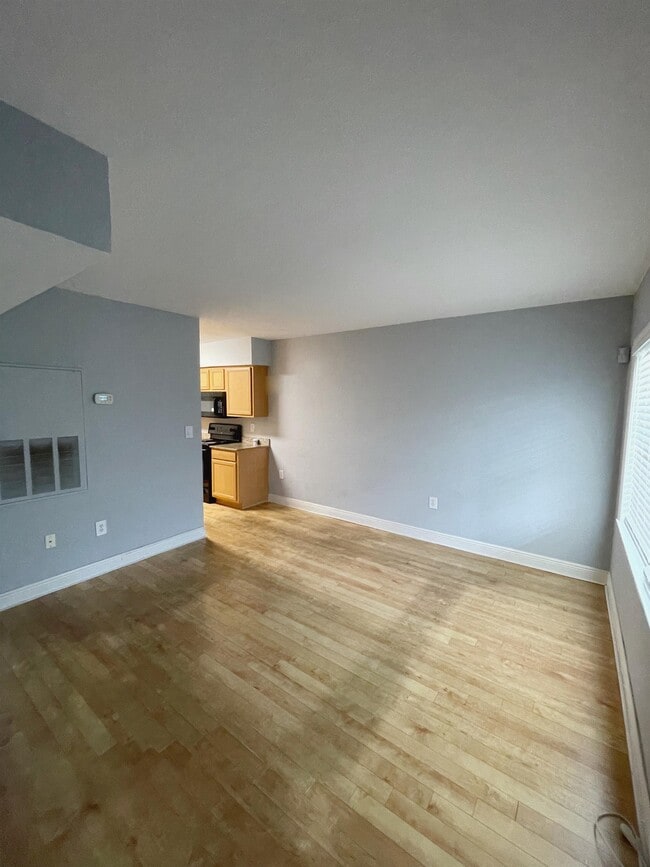 Photo - 225 E New Hampshire St Townhome