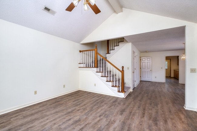 Building Photo - 1074 Arnaud St