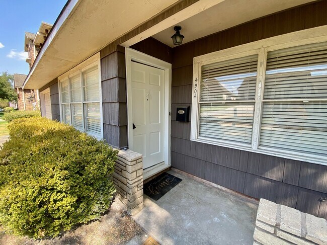 Foto del edificio - 4904 Tamarisk St