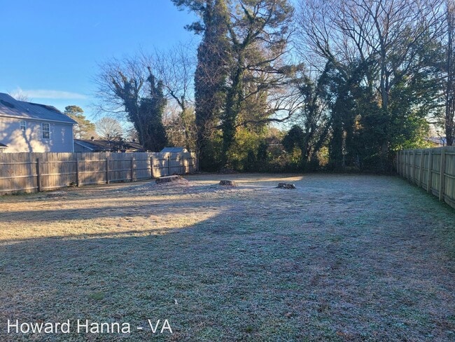 Foto del edificio - 3 br, 1 bath House - 7942 Pythian Avenue