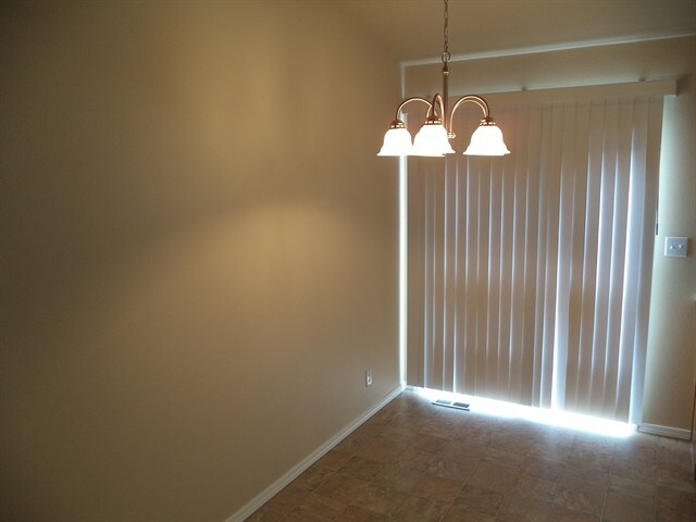 Building Photo - 7289 Edgebrook Dr