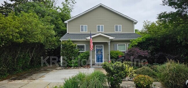 Building Photo - 3408 Peronne Ave