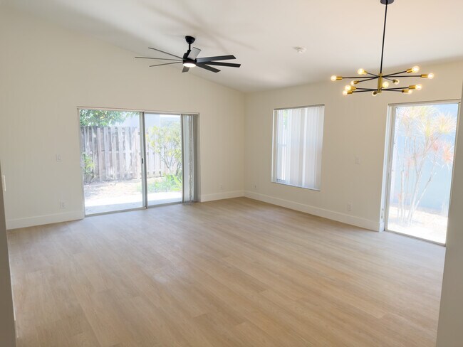 Foto del edificio - 6561 Fern St