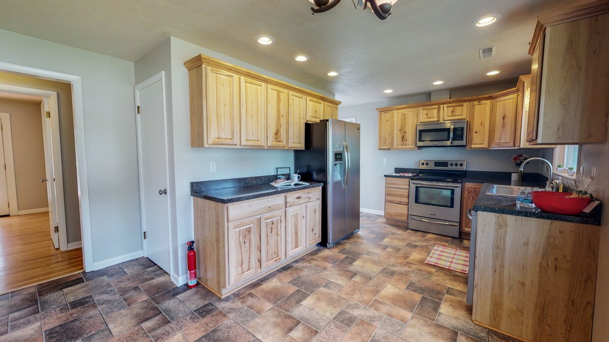 Primary Photo - Front Royal 3 bed / 1 bath