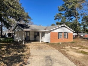 Building Photo - 2624 Hoyte Dr