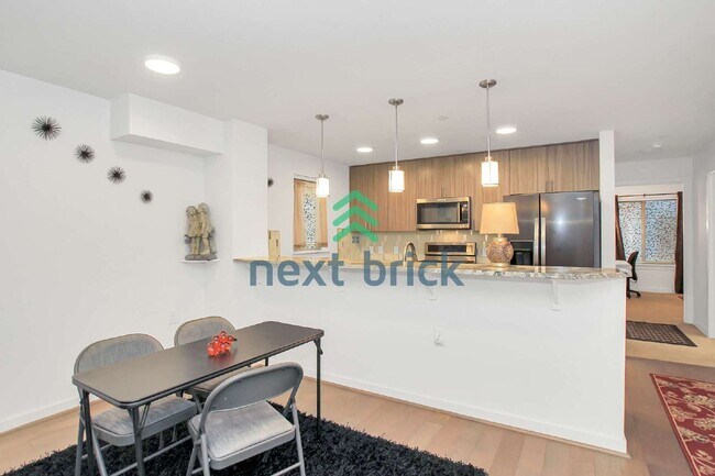 Foto del edificio - Beautiful home with 3 beds, 2 baths for rent