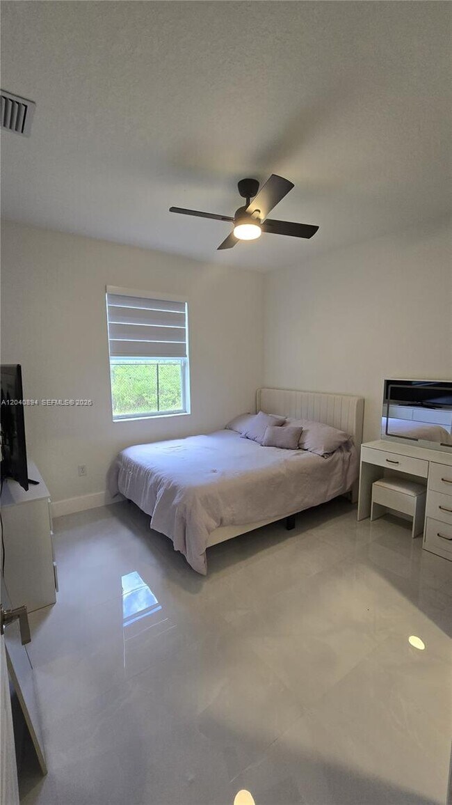 Foto del edificio - 2248 SE 30th St