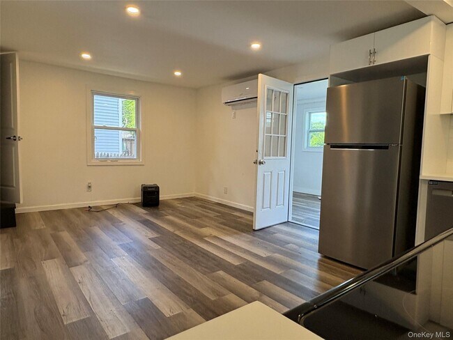 Building Photo - 103 N Pierpont Ave