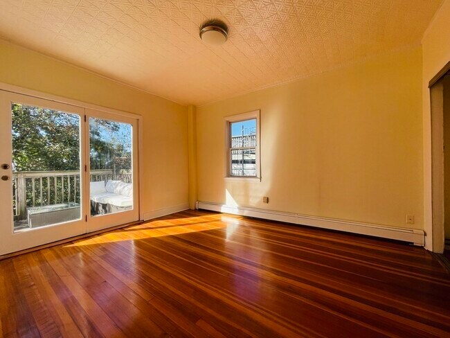 Foto del edificio - 6 Dixfield St