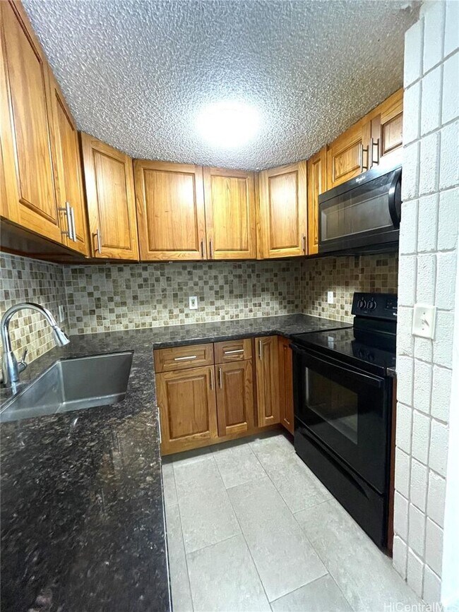 Foto del edificio - Spacious 3 Bed / 2 Bath – Nuuanu Park Plac...