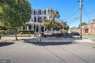 Building Photo - 136 Gay St