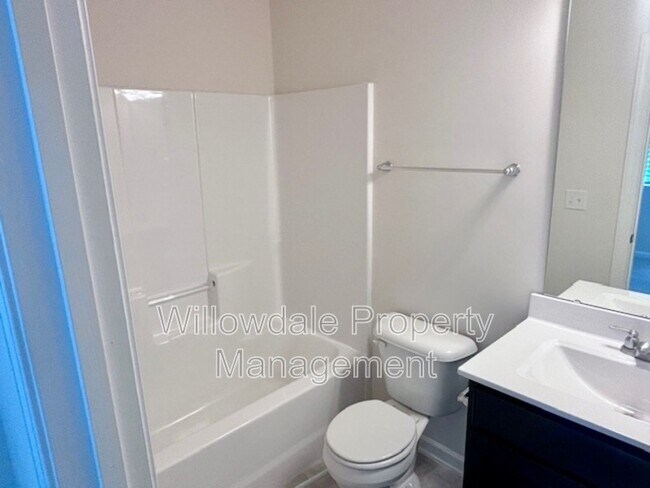 Foto del edificio - 6002 Kentworth Dr