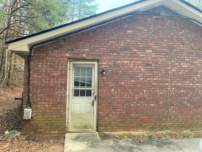 Building Photo - 249 Mountain View Rd SE