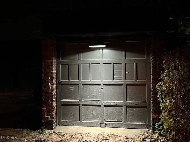 Foto del edificio - 1872 W 47th St