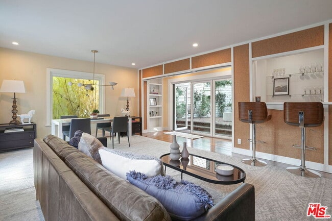 Building Photo - 1531 Marmont Ave