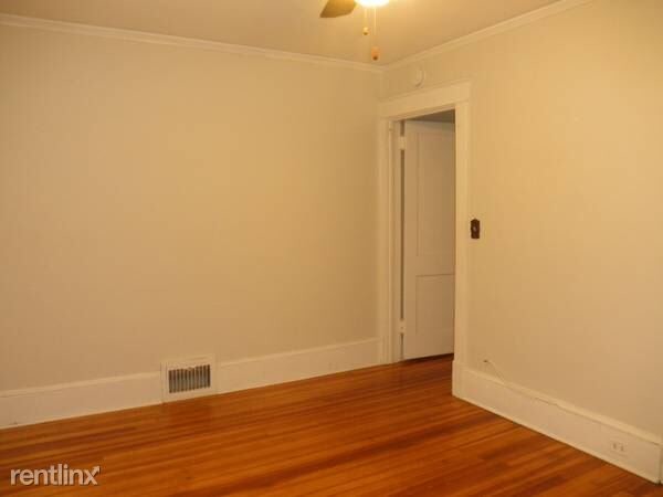 Building Photo - 19 Orchard Pl
