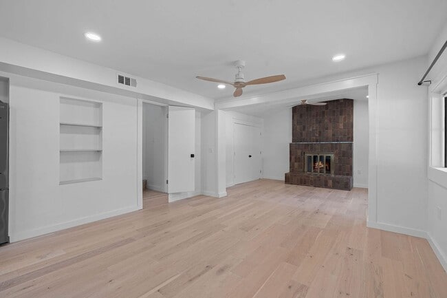Building Photo - 5001 Serrano Trail