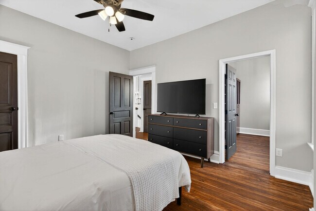 Foto del edificio - 3605 Cambridge Ave