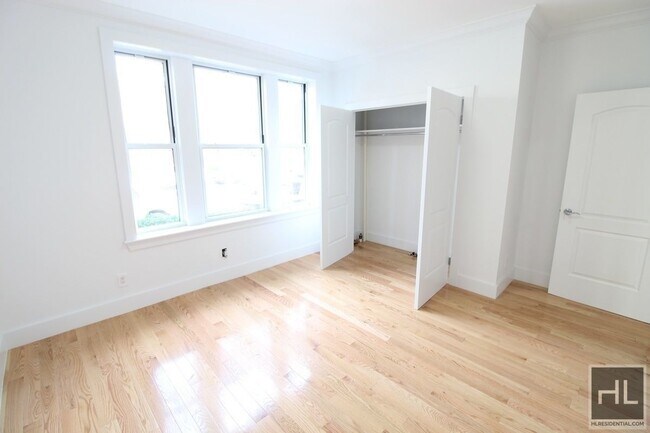 Foto del edificio - 8411 14 AVENUE 1F