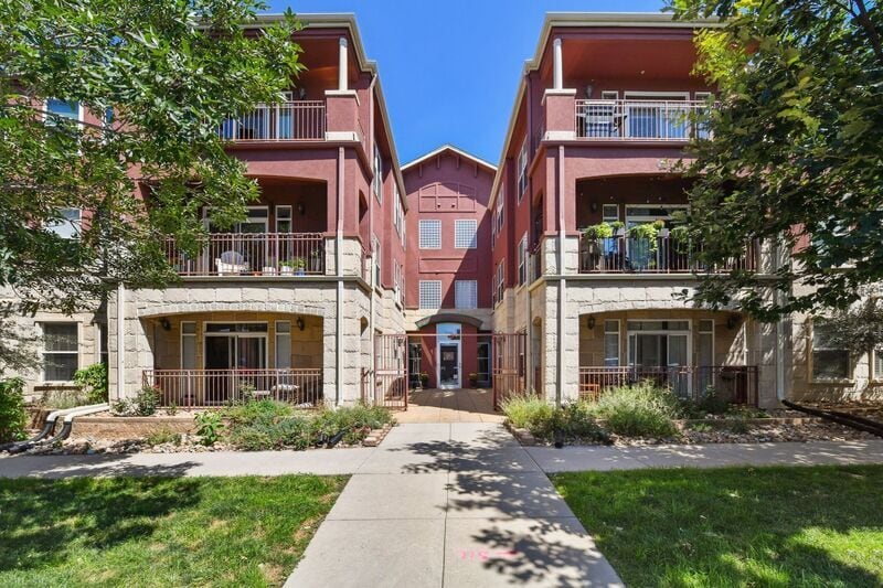 Primary Photo - 2100 N Humboldt St