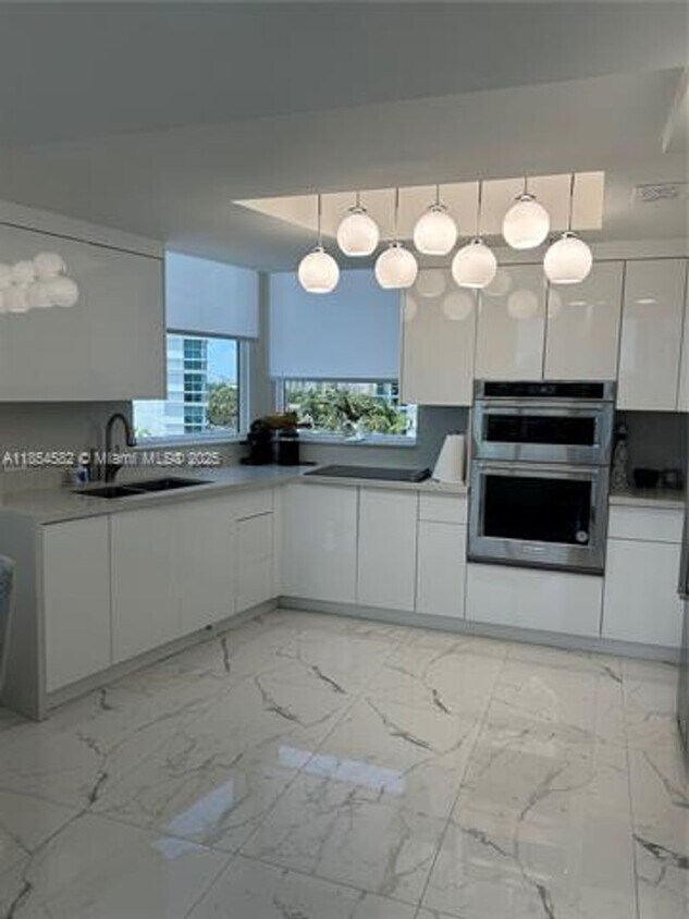 Photo - 3000 NE 188th St unit 701 (A11854582)