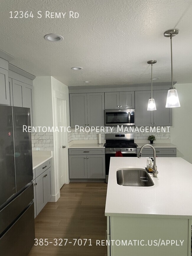 Foto del edificio - 12364 Remy Rd