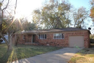 Building Photo - 1816 Magnolia Dr
