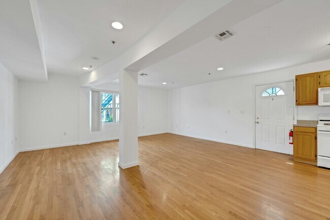 Foto del edificio - 6410 Madison St