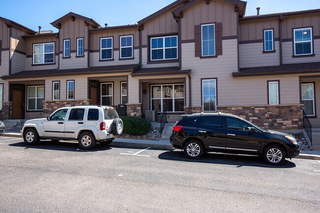 Foto del edificio - Townhome in the N/E Area for Rent