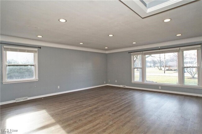 Foto del edificio - 1071 Cranbrook Dr