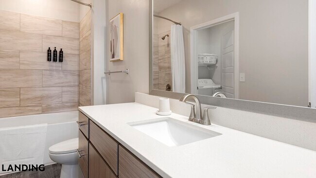 Foto del edificio - 5340 Periwinkle Hl Ave