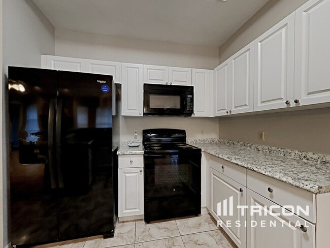 Building Photo - 14638 Coronado Dr