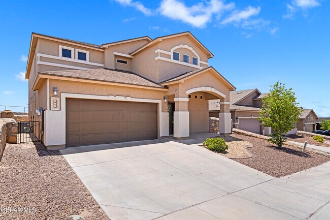 Building Photo - 212 S Manzanita Dr