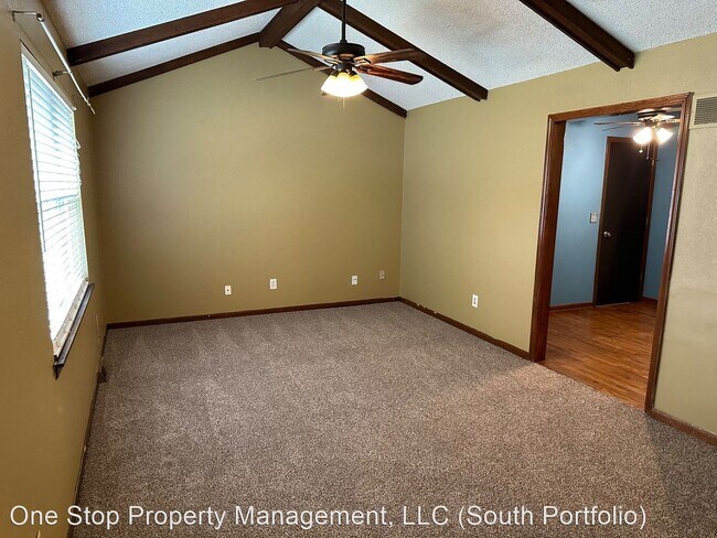 Building Photo - 3 br, 2 bath House - 301 SW Redwood Drive