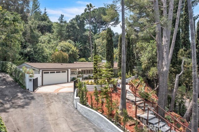 Building Photo - 9466 Hidden Valley Pl