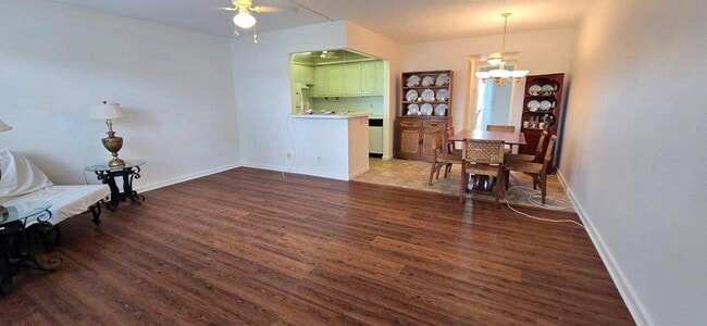 Foto del edificio - 358 Chatham R