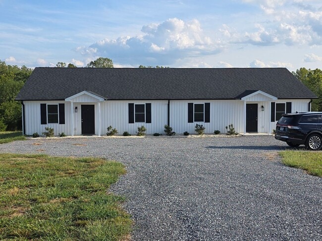 Foto del edificio - 2266 Smith Mountain Lake Pkwy