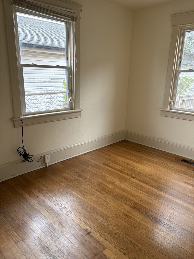 Foto del edificio - 624 Hinton St