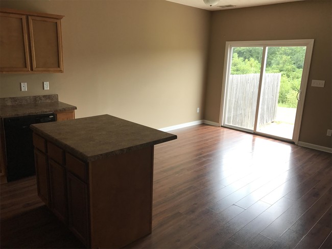 Building Photo - 538 Village Creek Dr