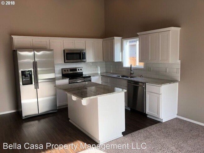 Foto del edificio - 3 br, 2 bath House - 754 Summerfield Street