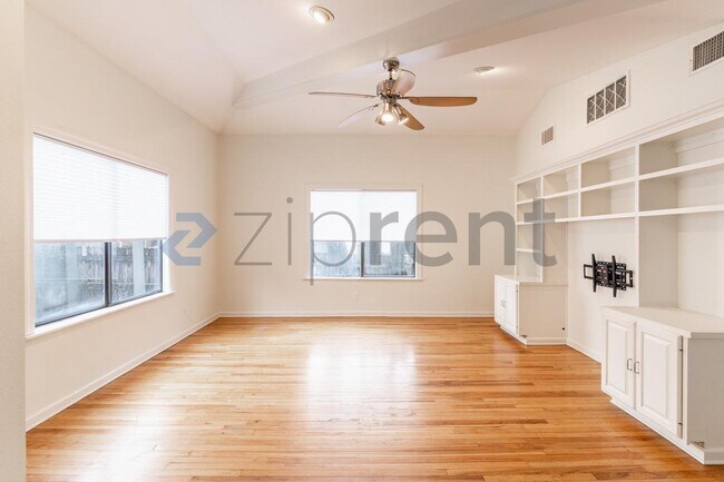 Foto del edificio - 703 Nelray Blvd